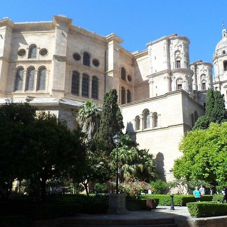Shiny Lud Family Apartment Malaga Exterior photo