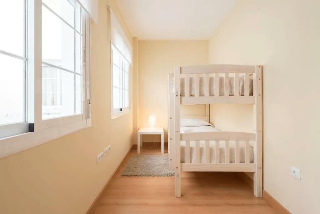 Shiny Lud Family Apartment Malaga Exterior photo