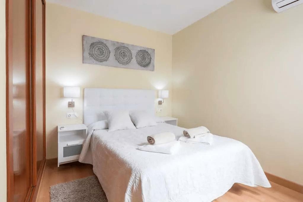 Shiny Lud Family Apartment Malaga Exterior photo
